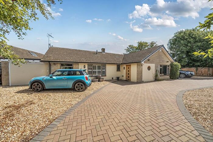 4 Bedroom Detached Bungalow For Sale In Carterton, Oxfordshire, OX18