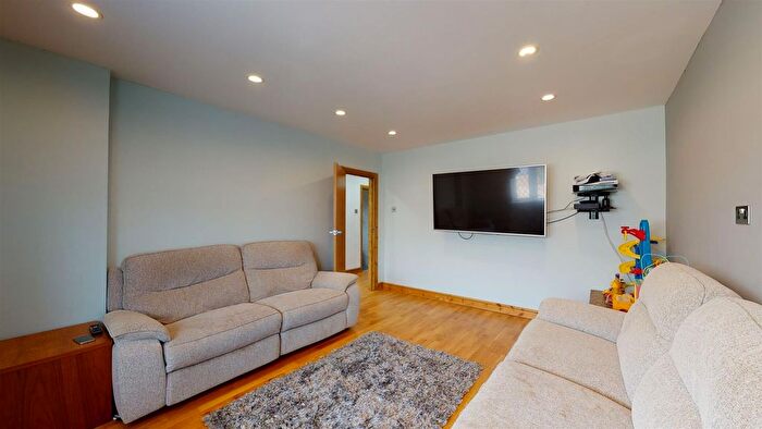 2 Bedroom Bungalow For Sale In St. James Avenue, Broadstairs, CT10