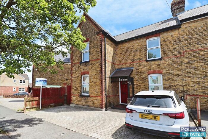 3 Bedroom Semi Detached House For Sale In Toronto Road, Gillingham, ME7