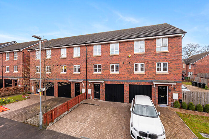 3 Bedroom Town House For Sale In Kintore Road, Newlands, G43