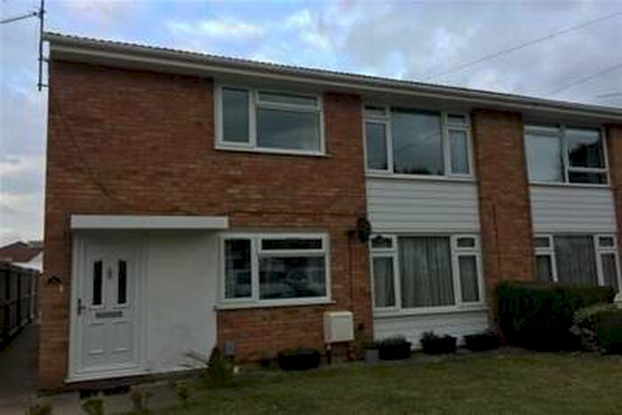 2 Bedroom Maisonette Flat To Rent In Bramfield, SG4