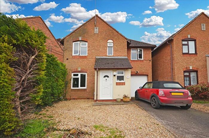 4 Bedroom Detached House For Sale In Andrews Way, Raunds, Northamptonshire, NN9
