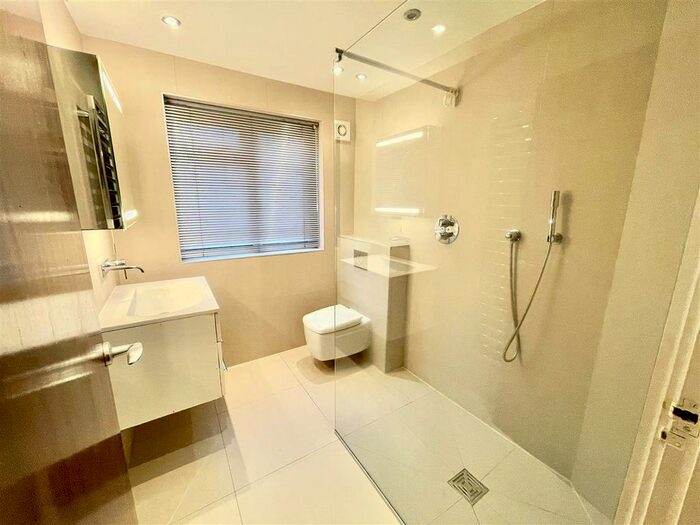 2 Bedroom Flat To Rent In Mardon, Westfield Park, Pinner, HA5
