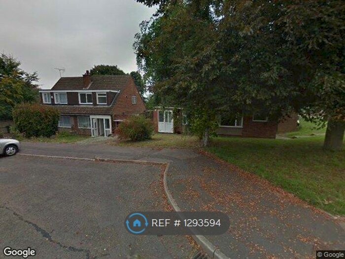 3 Bedroom Semi-Detached House To Rent In Ketton Close, Luton, LU2