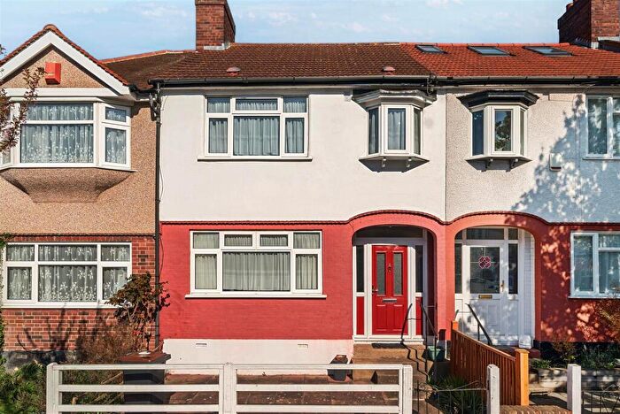 3 Bedroom Terraced House For Sale In Waverley Road, London, SE25