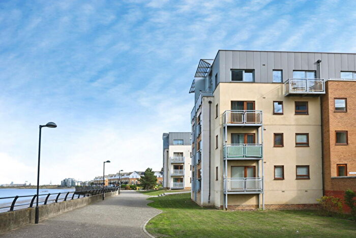 2 Bedroom Flat For Sale In North Star Boulevard, Greenhithe, DA9