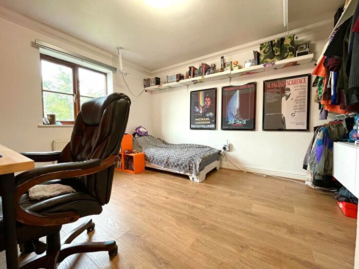 5 Bedroom Detached House For Sale In Perivale, Monkston Park, Milton Keynes, MK10