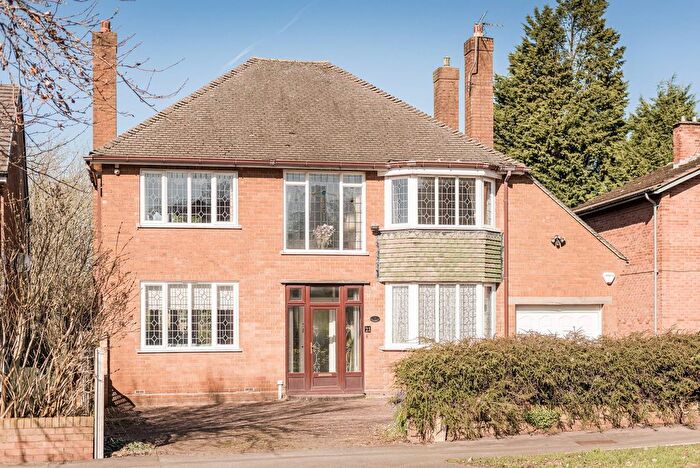 3 Bedroom Detached House For Sale In Springvale Avenue, Walsall, WS5