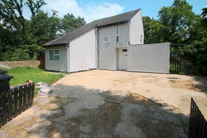 6 Bedroom Detached House To Rent In Kingston Lane, Uxbridge UB8