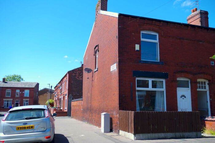 2 Bedroom End Of Terrace House To Rent In Leng Road, Manchester, M40