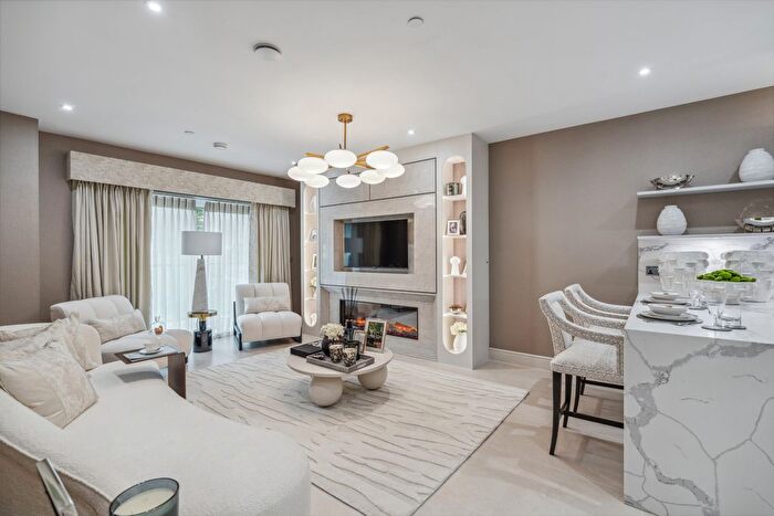 2 Bedroom Flat For Sale In Gorelands Lane, Chalfont St. Giles, HP8