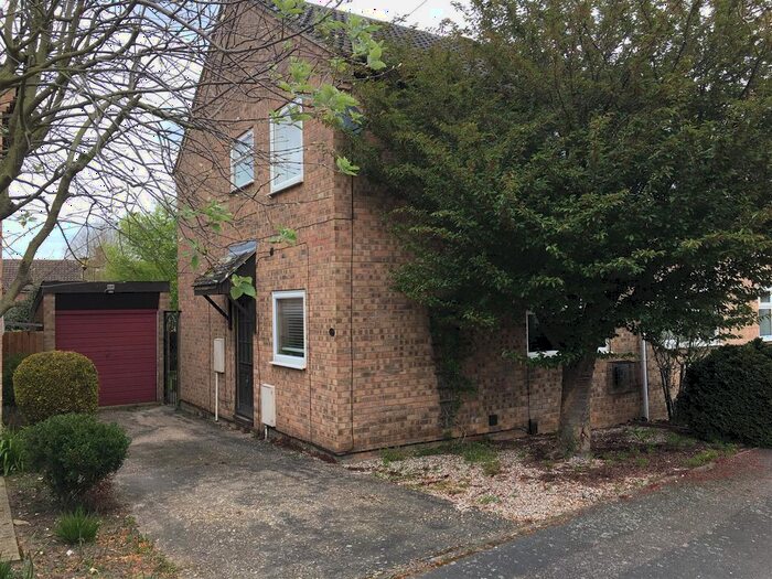 3 Bedroom Semi-Detached House To Rent In Barry Lynham Drive, Newmarket, CB8