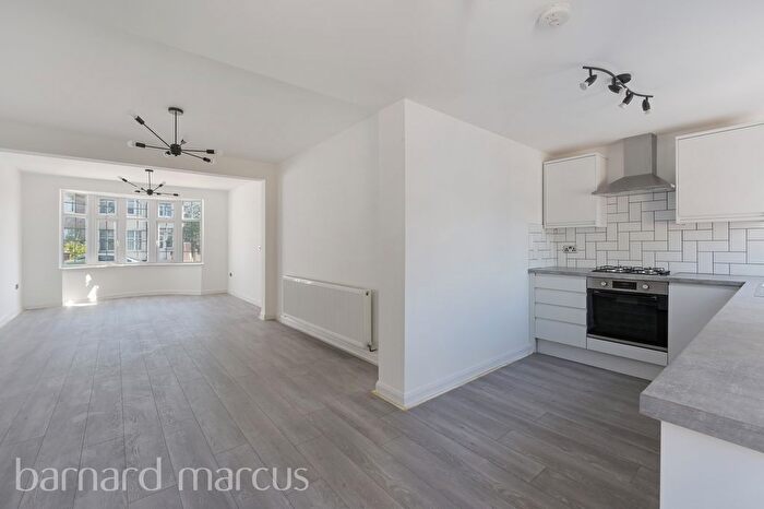 3 Bedroom Property To Rent In Selby Gardens, Southall, UB1