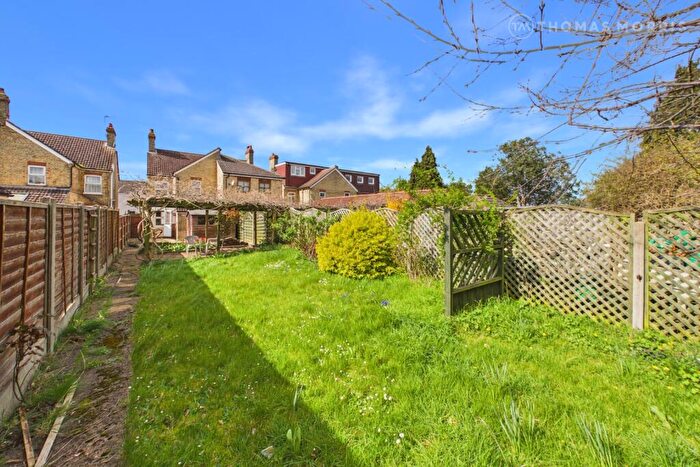 3 Bedroom Semi-Detached House To Rent In Drove Road, Biggleswade, Bedfordshire, SG18