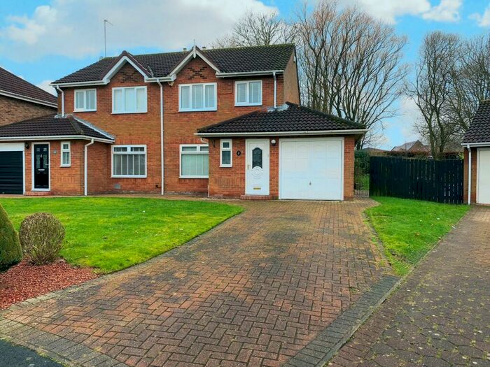 3 Bedroom Semi-Detached House To Rent In Ovingham Close, Washington, NE38