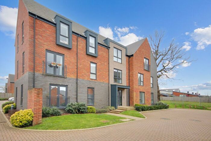 1 Bedroom Flat For Sale In Cheerio Lane, Pease Pottage, RH11