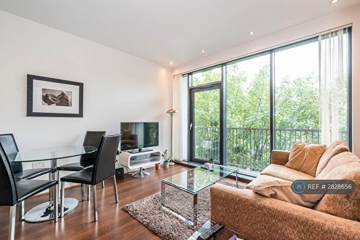 1 Bedroom Flat To Rent In St Johns Hill, London, SW11