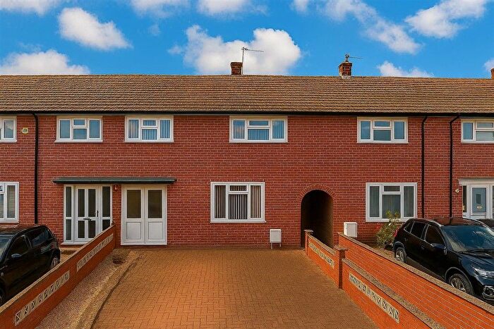 3 Bedroom Terraced House For Sale In Taynton Drive, Merstham, Redhill, Surrey, RH1