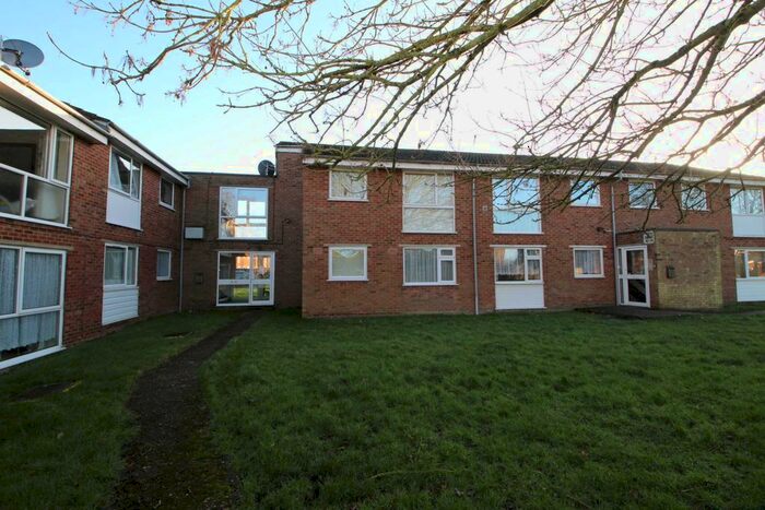 2 Bedroom Flat To Rent In Perry Green, Hemel Hempstead, Hertfordshire, HP2