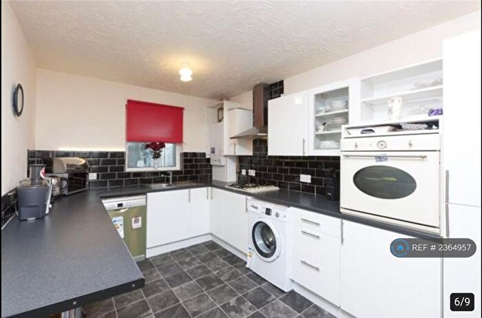 2 Bedroom End Of Terrace House To Rent In Foxglove Road, Romford, Rush Green, RM7