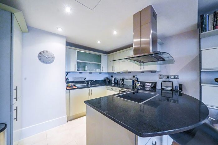 2 Bedroom Flat To Rent In Brewhouse Lane, London, SW15