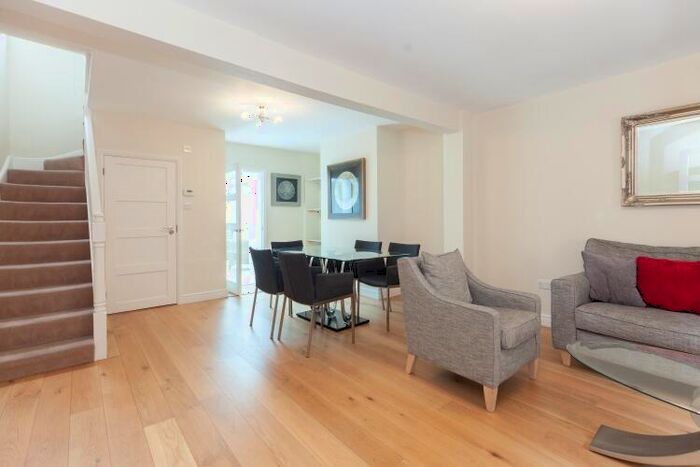 2 Bedroom Terraced House To Rent In Hart Street, Oxford, OX2