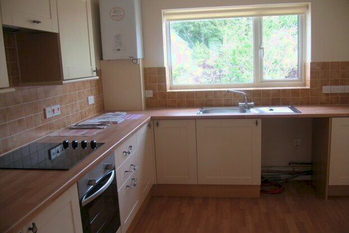 3 Bedroom Flat To Rent In Rax Lane, Bridport, DT6