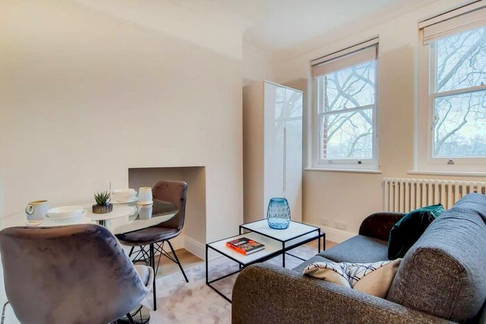 Studio To Rent In Vincent Square, Westminster, London, SW1P