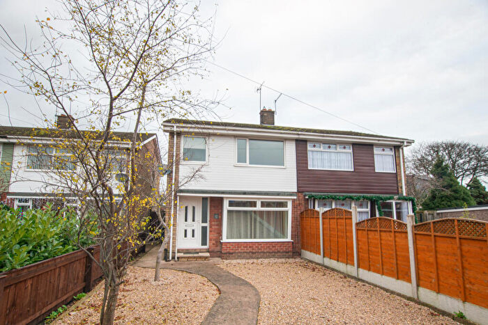 3 Bedroom Semi-Detached House To Rent In Inglemire Avenue, HU6