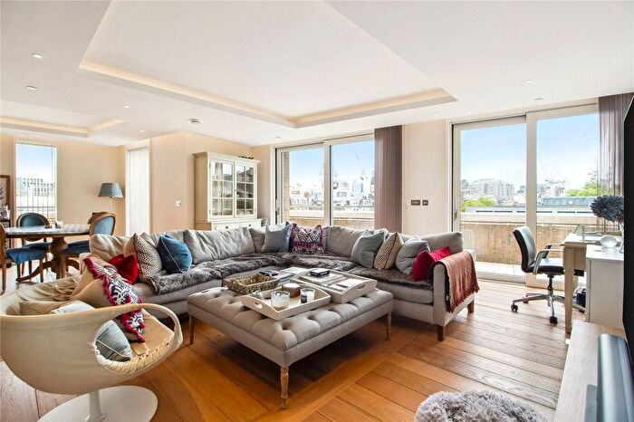3 Bedroom Flat To Rent In Strand, London, WC2R