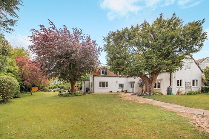 4 Bedroom Detached House For Sale In Main Road, Dunton, Buckinghamshire, MK18