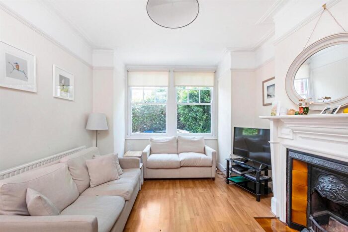 2 Bedroom Flat To Rent In Ashleigh Road, Mortlake, SW14