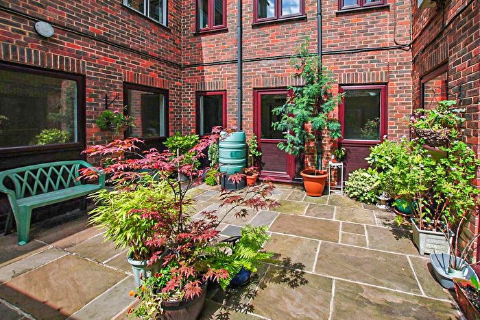 1 Bedroom Flat To Rent In Coulsdon Road, Coulsdon, CR5