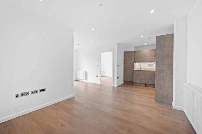 1 Bedroom Flat For Sale In Kingston Road, Wimbledon Chase, London, SW20