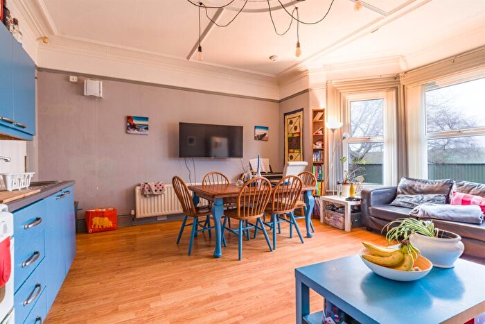 5 Bedroom Maisonette To Rent In Heaton, Newcastle Upon Tyne, NE6