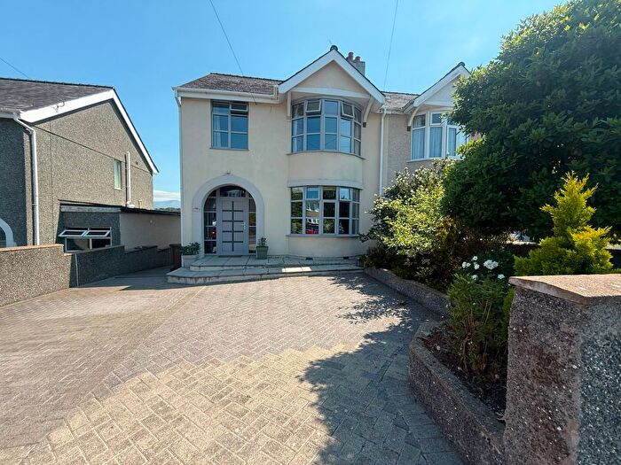 3 Bedroom Property To Rent In Penrhos Road, Bangor, LL57