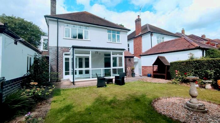 2 Bedroom Flat To Rent In Holdenhurst Avenue, Southbourne, Bournemouth, BH7