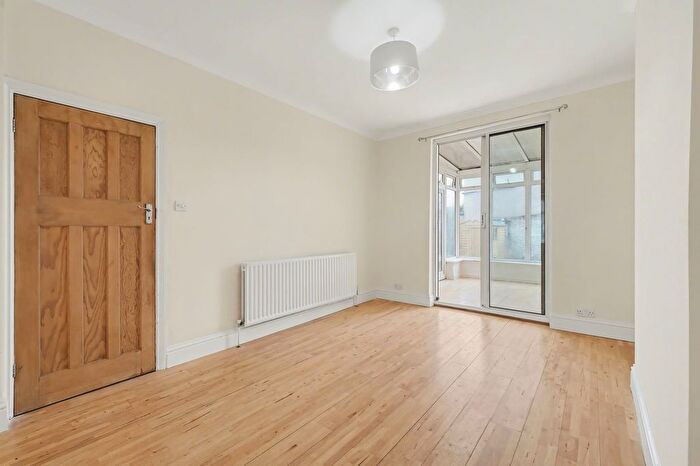 3 Bedroom Terraced House For Sale In Aberfoyle Road, London, SW16
