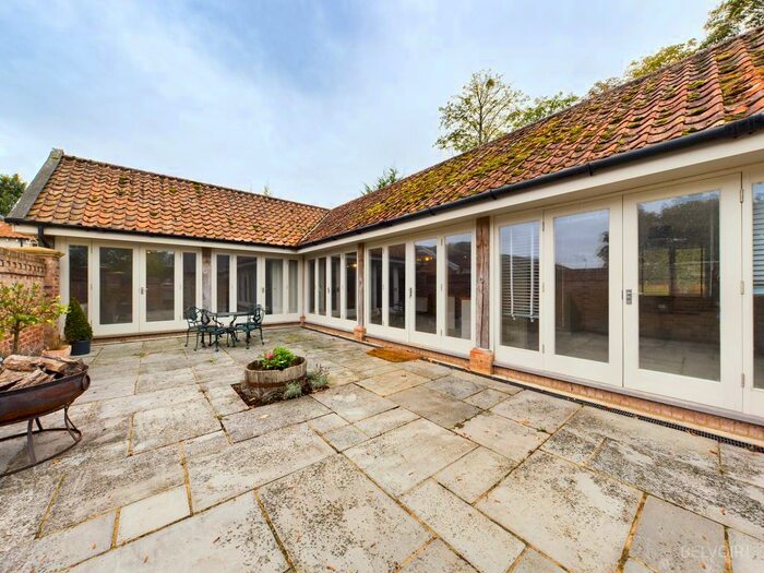3 Bedroom Barn Conversion To Rent In Chequers Lane, Saham Toney, IP25