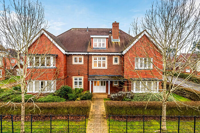 2 Bedroom Penthouse To Rent In Ottways Lane, Ashtead, KT21