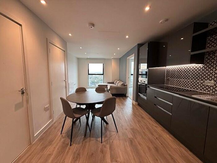 2 Bedroom Flat To Rent In The Helm, Holdenhurst Road, BH8