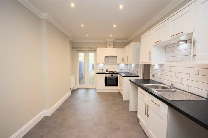 2 Bedroom Flat To Rent In West View Seaford East Sussex, BN25