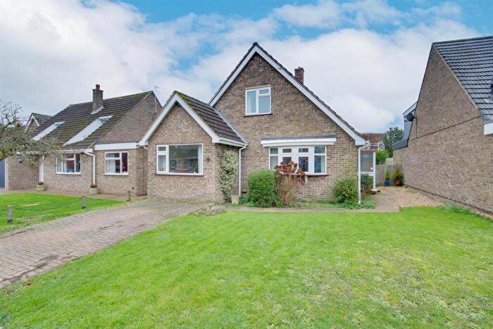 3 Bedroom Chalet For Sale In Queens Road, Somersham, Huntingdon, PE28