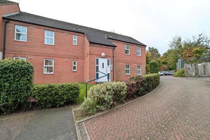 2 Bedroom Flat To Rent In Whitcliffe Gardens, Nottingham, NG2