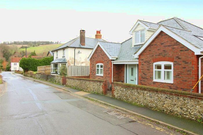 3 Bedroom Detached House To Rent In East Meon, Petersfield, Hampshire, GU32