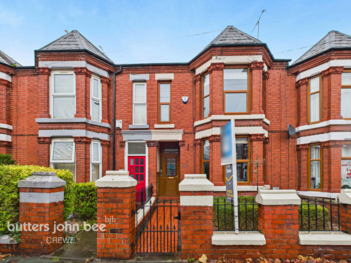 4 Bedroom Terraced House For Sale In Gainsborough Road, Crewe, CW2