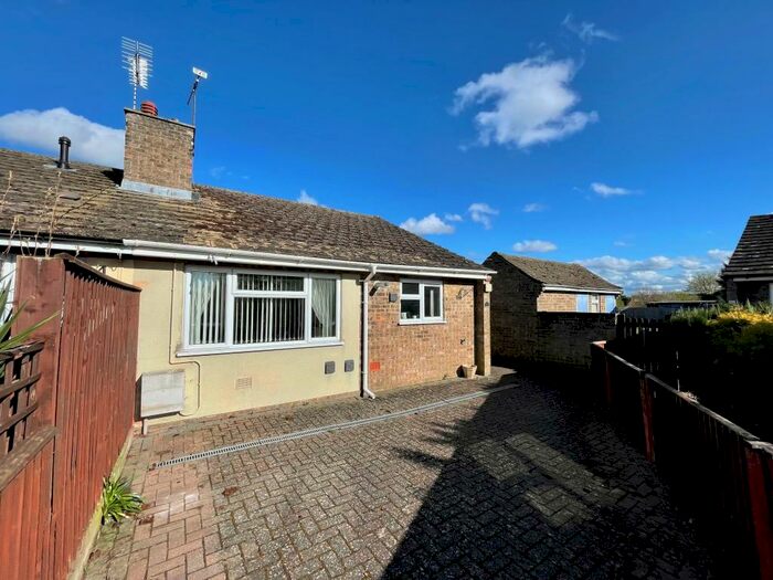 3 Bedroom Semi-Detached Bungalow To Rent In The Rookery, Brandon, IP27