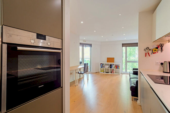 2 Bedroom Apartment To Rent In Ipsus Building, Balham, SW12