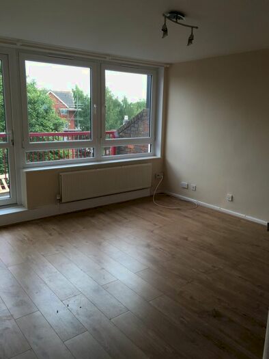 2 Bedroom Maisonette To Rent In Reedham Close, London, N17