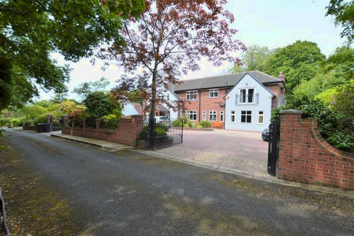 5 Bedroom Detached House For Sale In Park Close, Parbold, WN8